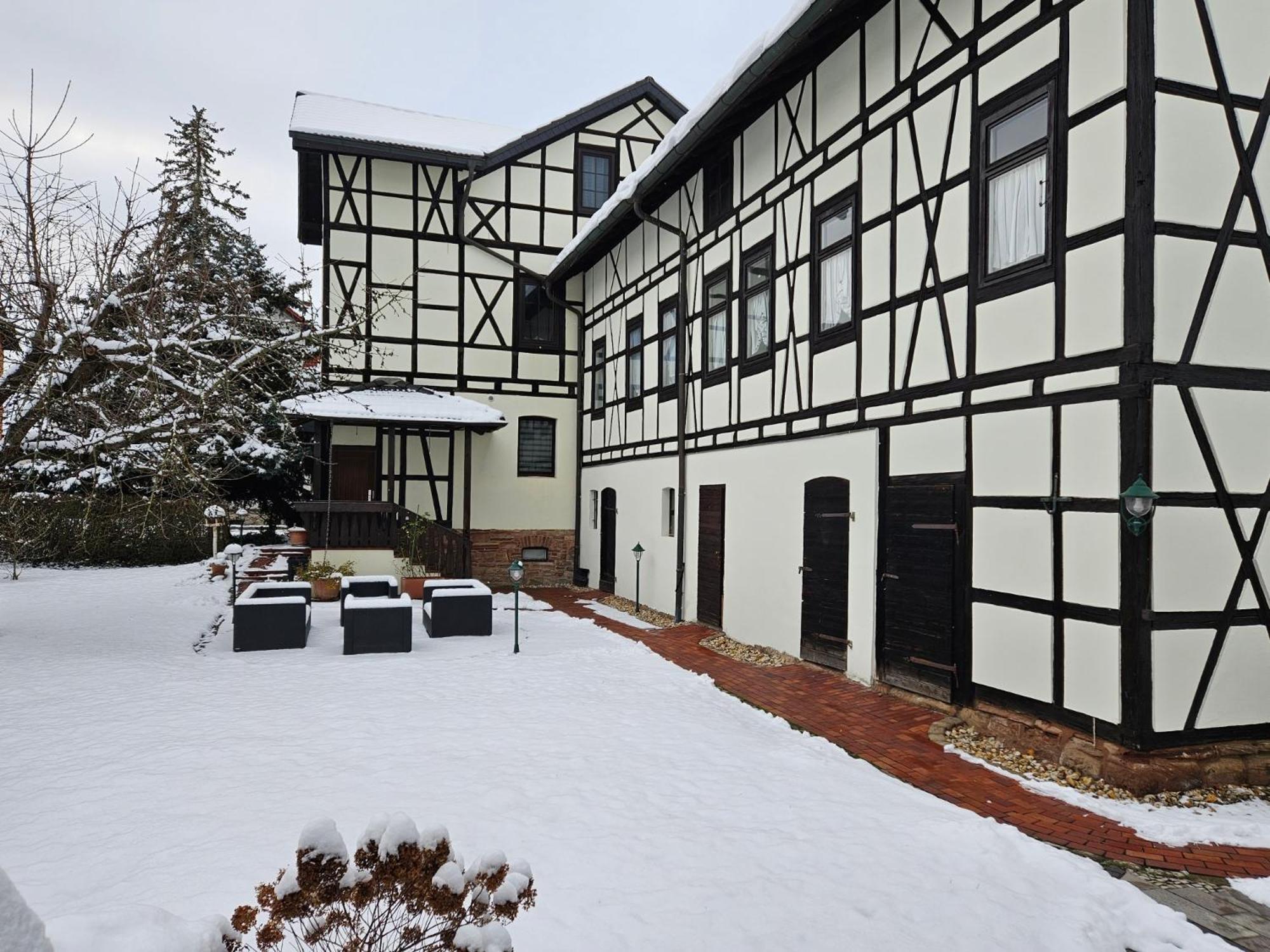 Apartments Am Saalebogen Mit Gartenterrasse, Grillkamin, Freie Parkplaetze Rudolstadt Kültér fotó