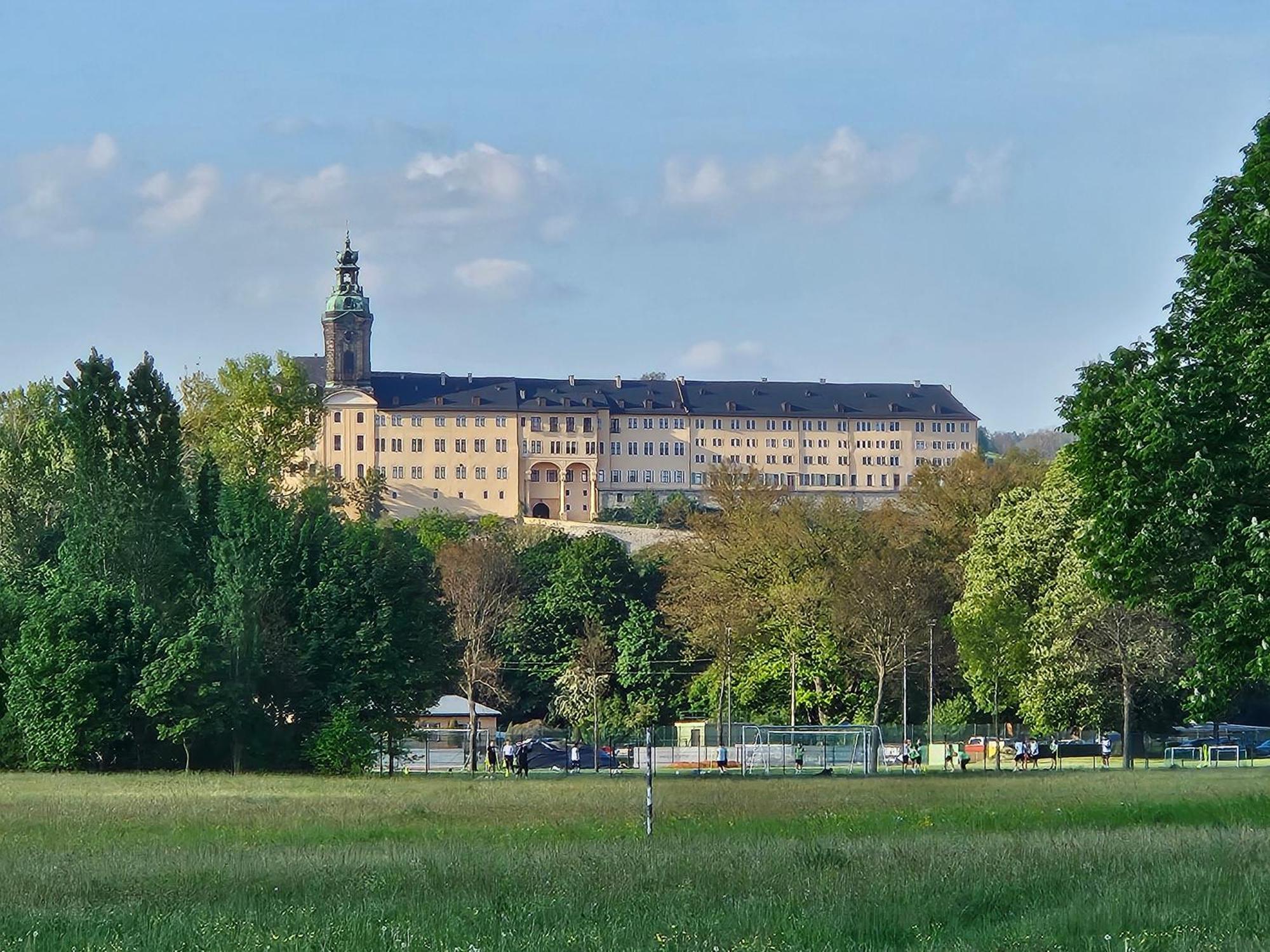 Apartments Am Saalebogen Mit Gartenterrasse, Grillkamin, Freie Parkplaetze Rudolstadt Kültér fotó